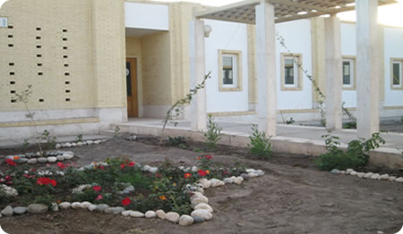 نمای خارجی مرکز نگهداری سالمندان تنها